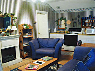 Interior of our cabin in Fredericksburg - click to view picture large