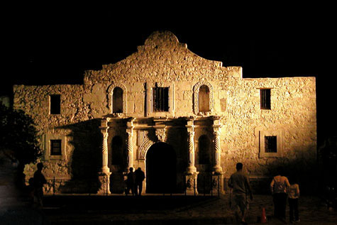 What a sight in the middle of downtown San Antonio -- click to see larger version