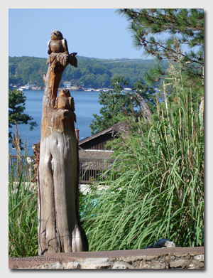 A wood carving at Tan-Tar-A Resort